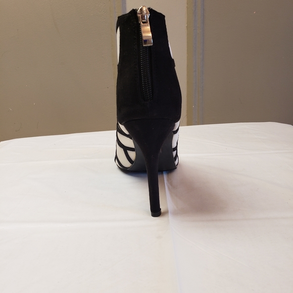 N.Y.L.A. Julienn Womens Open Toe Stiletto - Picture 2 of 5